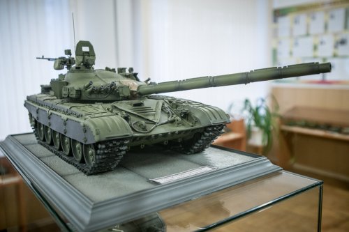 Т-72А из клея, бумаги и сеточек
